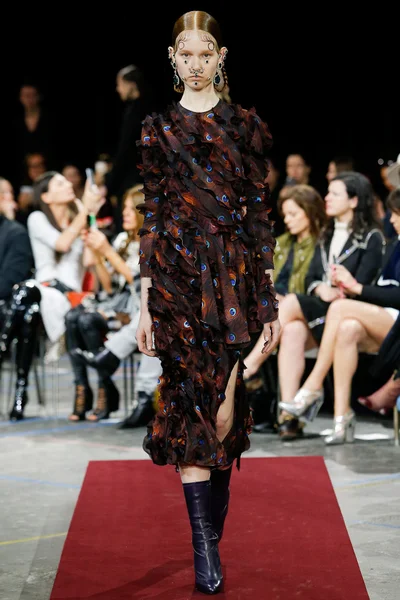 Look 34